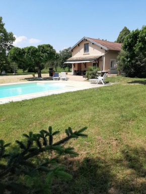 Gîte à la campagne avec piscine